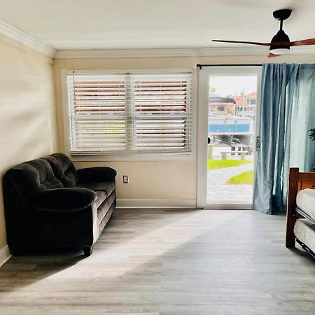 Cheerful Home With One Bedroom Cape Coral Exteriör bild