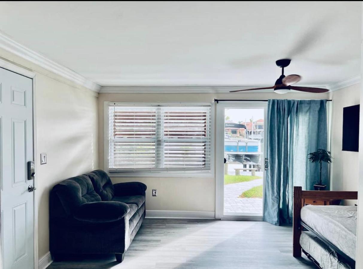 Cheerful Home With One Bedroom Cape Coral Exteriör bild
