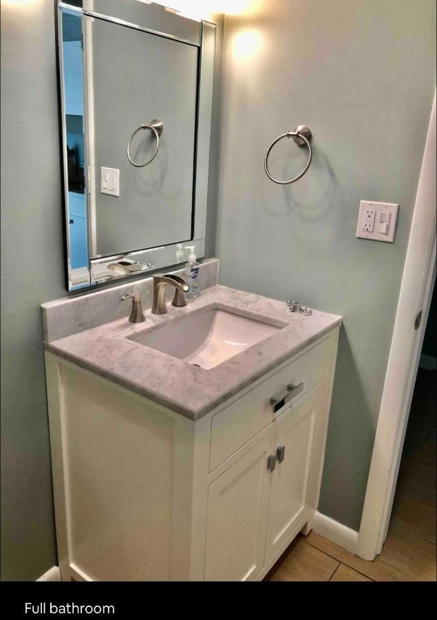 Cheerful Home With One Bedroom Cape Coral Exteriör bild